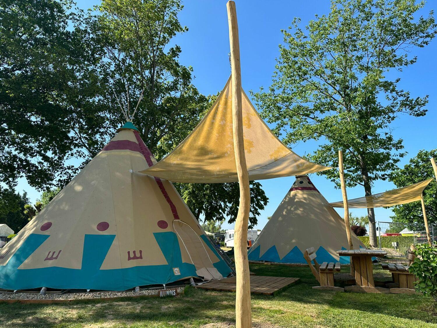 FalkenburgTipi Illinoisアパートメント エクステリア 写真